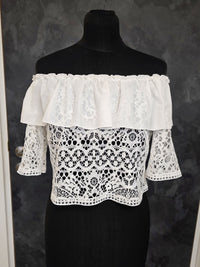 Top mariée ivoire épaules dénudées – Dentelle et volants – Dos boutonné – Taille M · vue 6