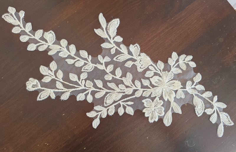 Grand motif brillant feuilles mates pour robe de mariée