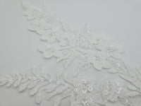 Motif ivoire clair dentelle avec perles et sequins · vue 2