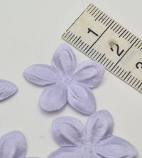 Lot de 50 petites fleurs parme · vue 3