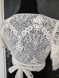 Top en dentelle cache coeur , petites manches taille 44 · vue 6