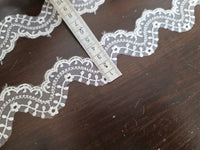Galon dentelle brodée sur organza ivoire · vue 3
