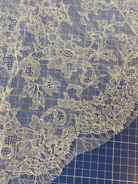 Dentelle très fine 100% soie