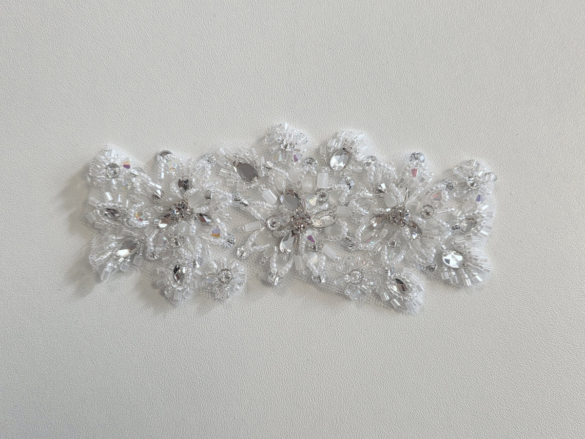 Motif à coudre strass et perles robe cocktail mariée