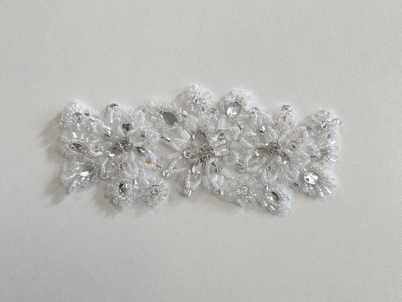 Motif à coudre strass et perles robe cocktail mariée