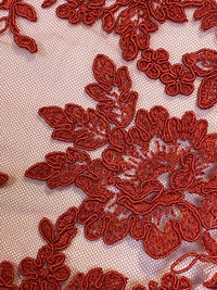 Dentelle rouge rebrodée · vue 3