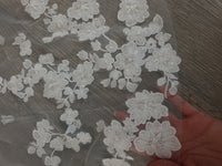 Cape de Mariée en Tulle Ivoire Clair – Dentelle Florale Brillante – Effet Traîne Élégant – Cape pour Robe de Mariée · vue 8