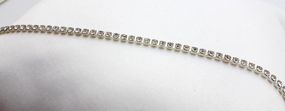 Strass  taille 2 mm, top qualité, tarif pour 50cm