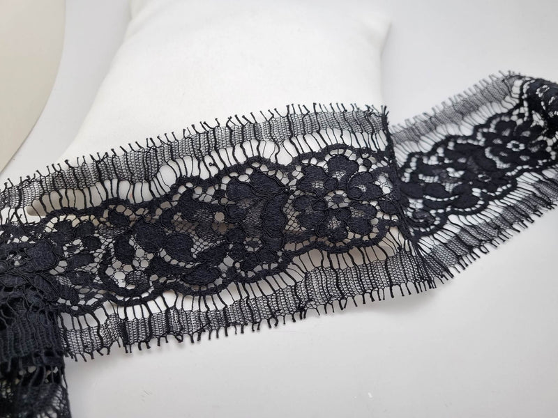 COUPON Galon de dentelle fine francaise noire pour robe de mariée