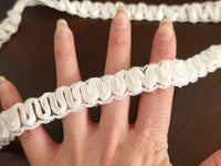 Galon couture ivoire plissé et perlé – 2 cm – finition relief raffinée pour robe de mariée –