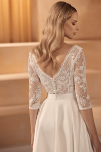 Top mariée bohème ivoire clair en dentelle – Manches 3/4 – Dos boutonné – Style romantique